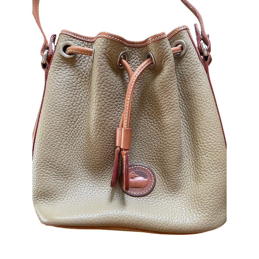 DOONEY & BOURKE Vintage Drawstring Bucket Shoulder Bag Purse Taupe Tan Brown